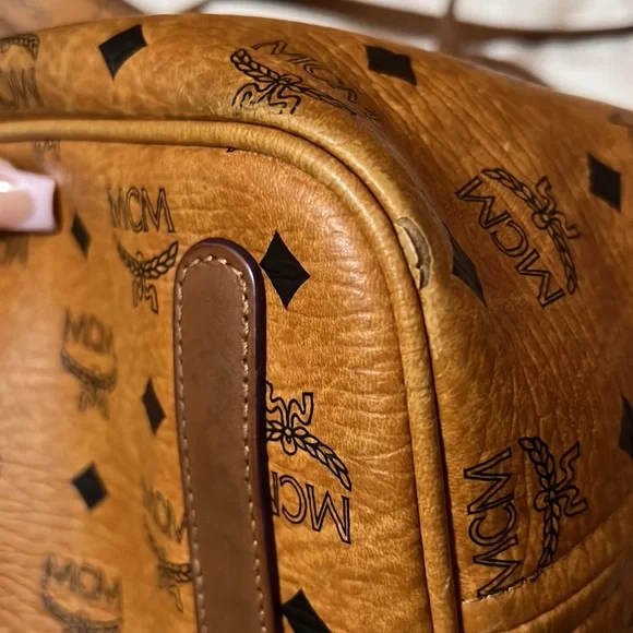 Reversible tan MCM tote bag - Picture 5 of 7